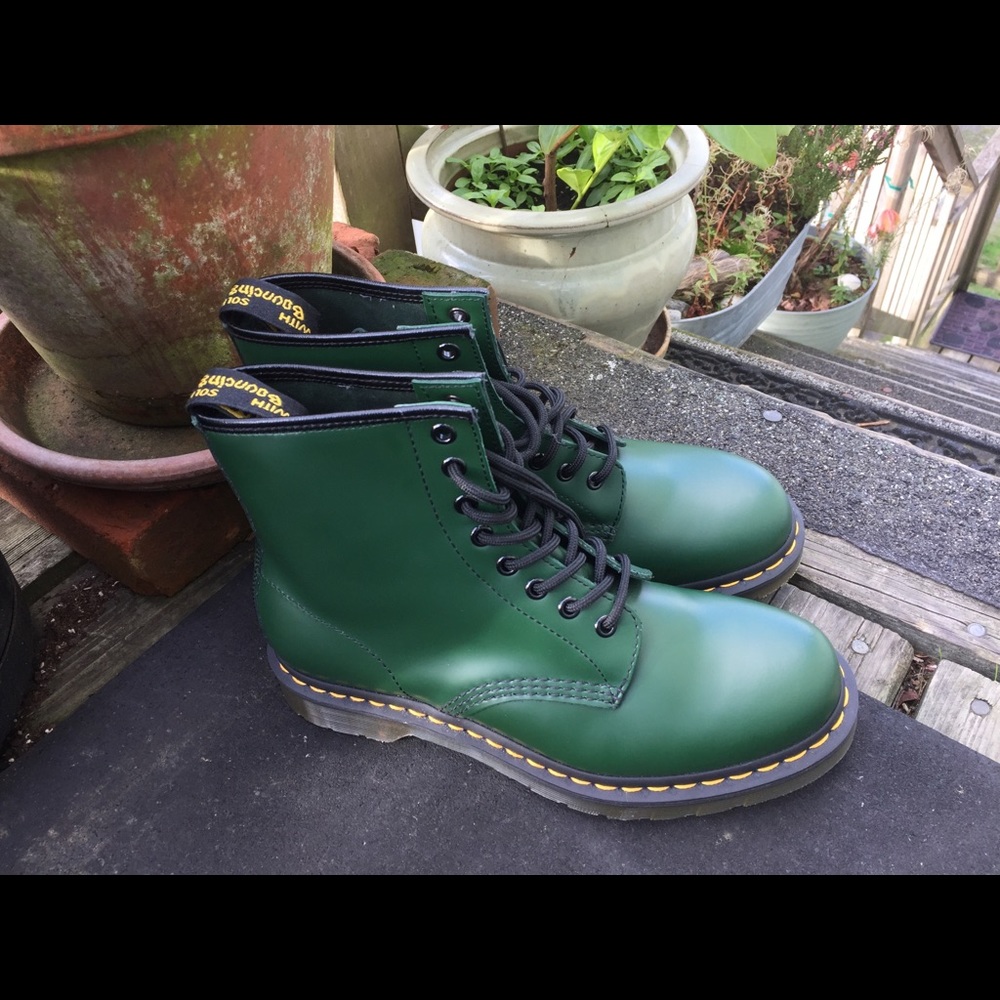 Dr. Martens 1460 8-Eye Green Boot